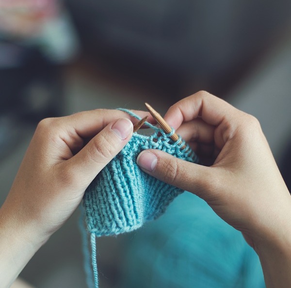 Jak zacząć robić na drutach – 3 kroki do dziergania