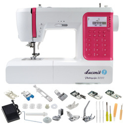 Patrycja 2090 sewing machine with a set of feet