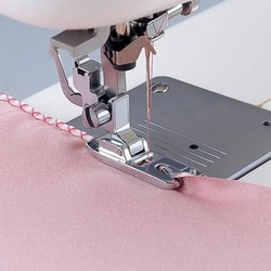 Foot for folding / hemming the fabric