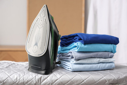 Парова праска 2200 Вт Lucznik SI-920 