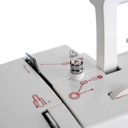 Lucznik Polonia 2018 sewing machine with a set of feet