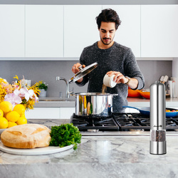 Salt, pepper and spice grinder PM-201 C outlet