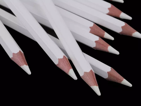 Кравецька крейда білого кольору