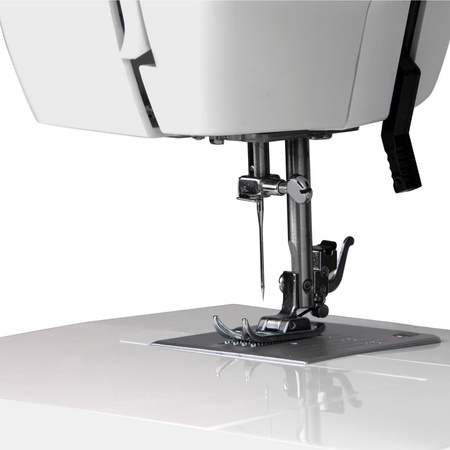 Veronica II 2008 sewing machine with carrying case