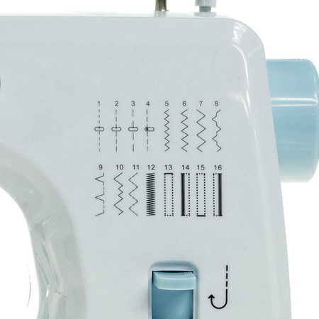 Lucznik Everyday sewing machine with a set of feet