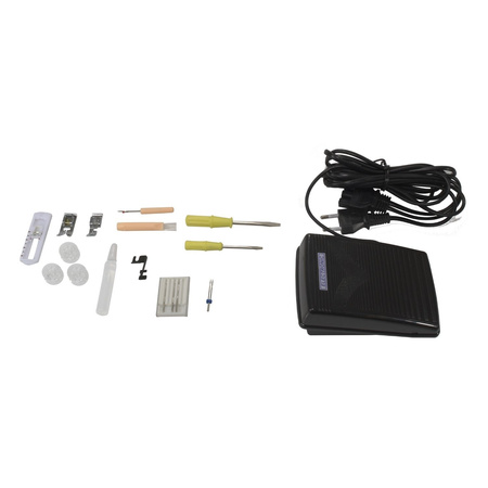 Kornelia 2004 II sewing machine with carrying case