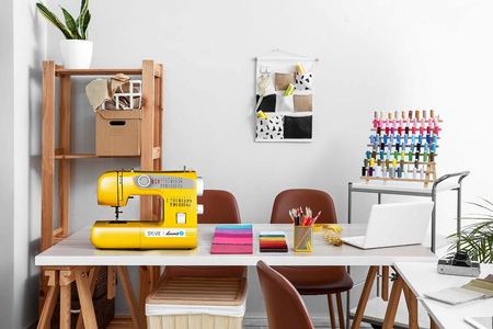 Lucznik SYLVIE sewing machine with carrying case