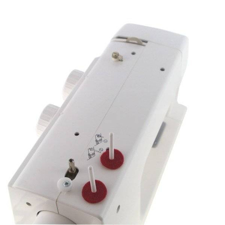 Karina 910 sewing machine with thread set