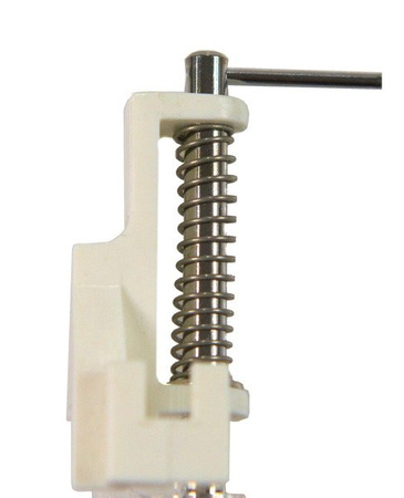 Embroidery foot closed