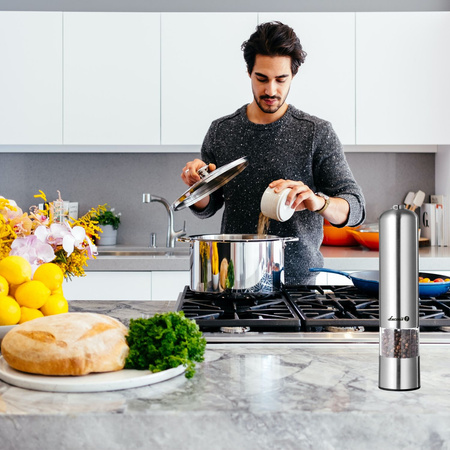 Млинок для солі, перцю та спецій PM-201 C вихідний отвір