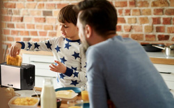 Dvouštěrbinový topinkovač Lucznik BT-2019