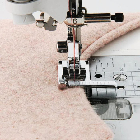 Universal foot with scale