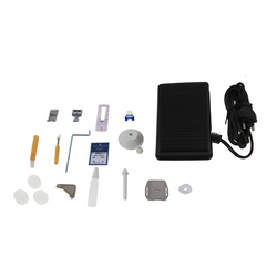 Maszyna do szycia Łucznik Polonia 2018 z walizką, nićmi, igłami i szpulkami