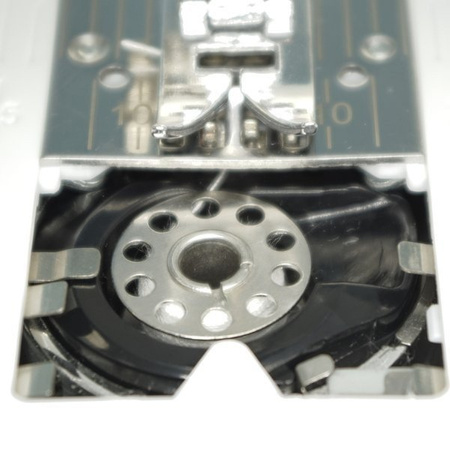 Lucznik Everyday sewing machine with thread set