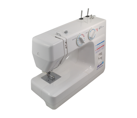 Kornelia II 2004 sewing machine with a set of feet