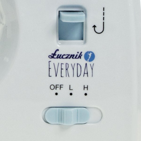 Maszyna do szycia Łucznik Everyday z podstawowymi akcesoriami