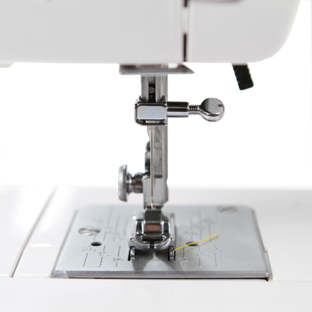 Kornelia II 2004 sewing machine with feet, needles and bobbins