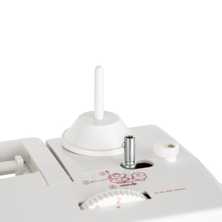 Lucznik Polonia 2018 sewing machine with a set of feet