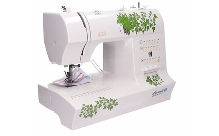Lucznik Zofia II 2015 sewing machine with thread